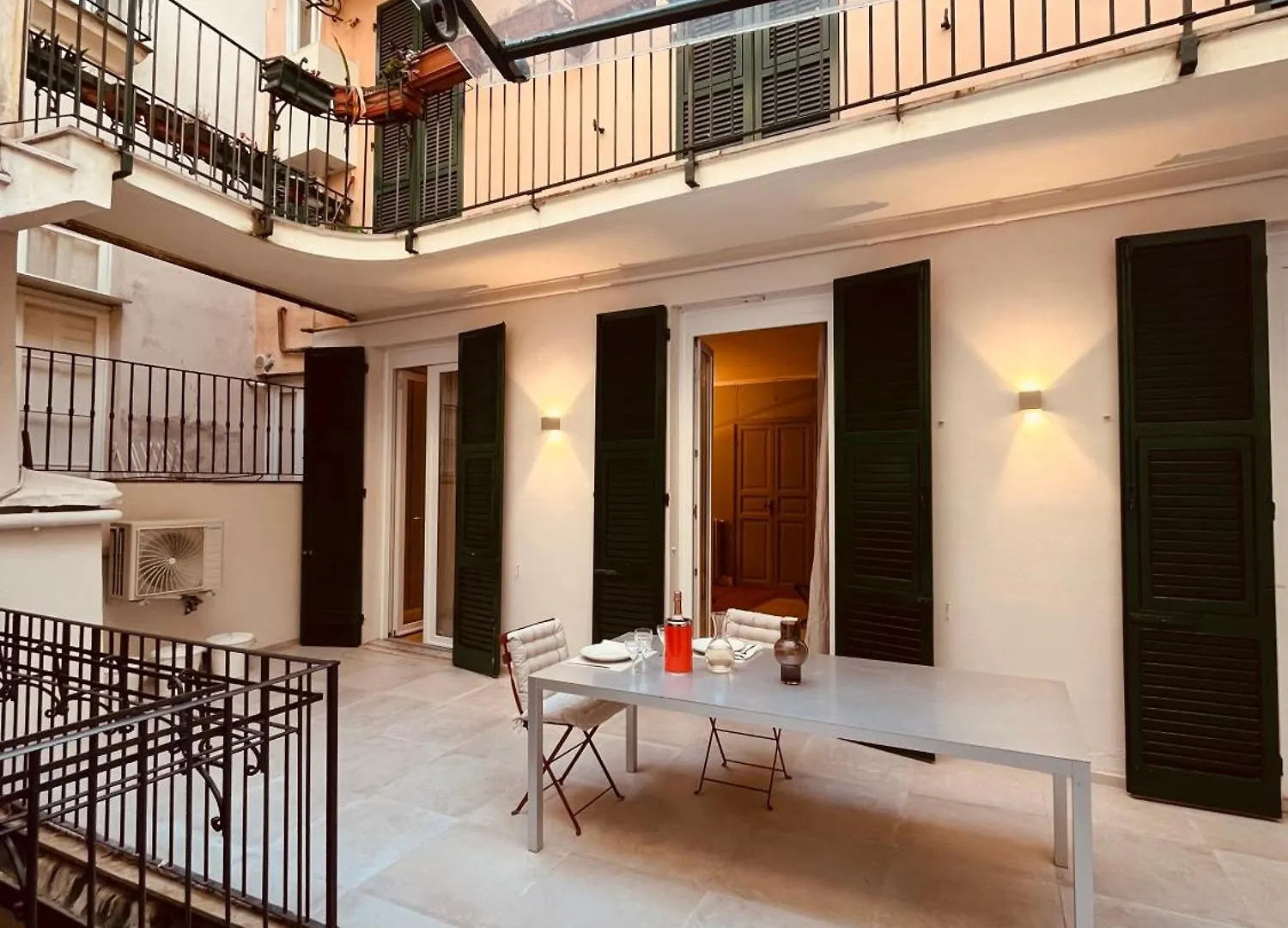 Historic Design House Near Aquarium Apartment Genoa Italy